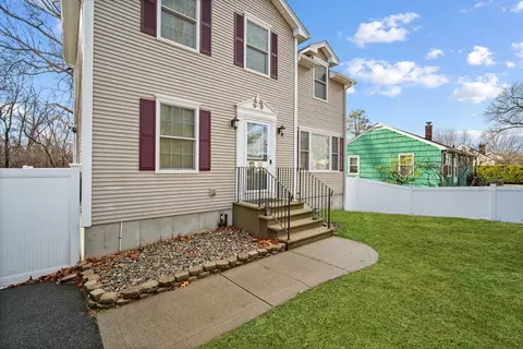 63 Agnes St, Springfield, MA 01118 photo 6
