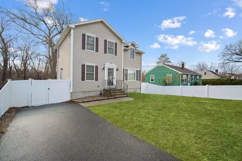 63 Agnes St, Springfield, MA 01118 photo 5