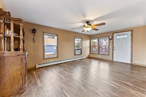 94 Jacob St, Chicopee, MA 01020 photo 7