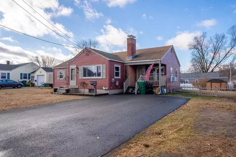 94 Jacob St, Chicopee, MA 01020 photo 3
