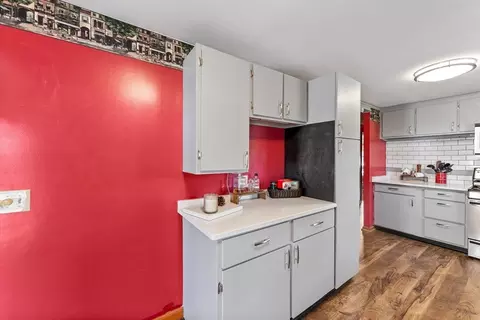 94 Jacob St, Chicopee, MA 01020 photo 13