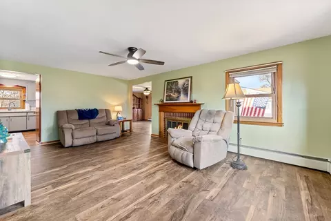 94 Jacob St, Chicopee, MA 01020 photo 17