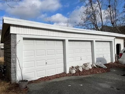 Exterior - 29 Cochran St, Chicopee, MA 01020 photo 2 of 8