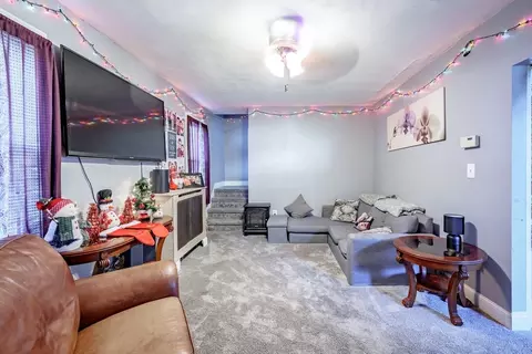 73 Beverly St, Chicopee, MA 01013 photo 3