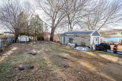73 Beverly St, Chicopee, MA 01013 photo 22