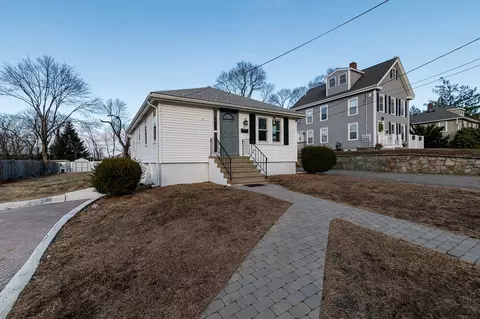 16 Highland Pl, Weymouth, MA 02190 photo 2