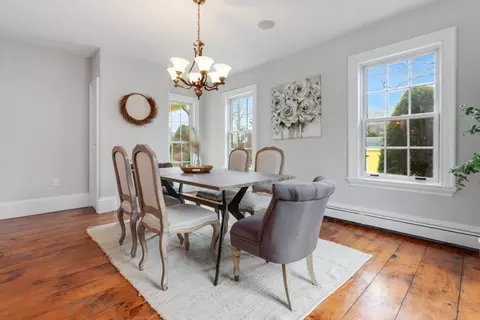Dining - 66 Temple St, Reading, MA 01867 photo 1 of 5