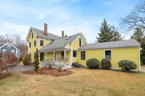 Exterior - 66 Temple St, Reading, MA 01867 photo 4 of 10