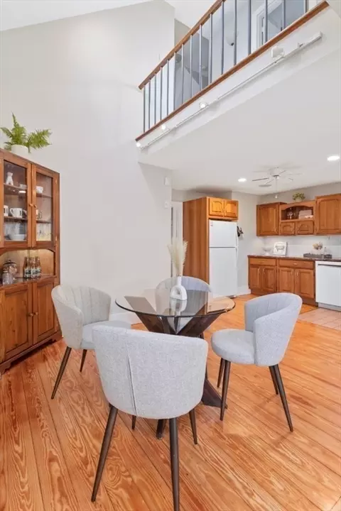 Dining - 66 Temple St, Reading, MA 01867 photo 4 of 5