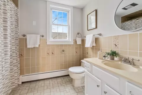 Bath - 66 Temple St, Reading, MA 01867 photo 2 of 2
