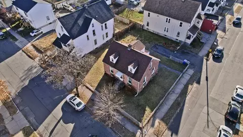 182 Massasoit St, Springfield, MA 01107 photo 2
