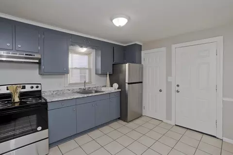 182 Massasoit St, Springfield, MA 01107 photo 8