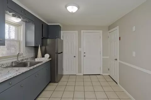 182 Massasoit St, Springfield, MA 01107 photo 10
