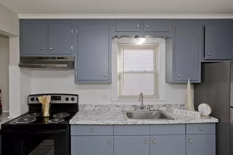 182 Massasoit St, Springfield, MA 01107 photo 6
