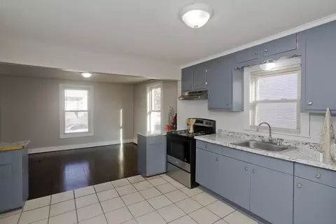 182 Massasoit St, Springfield, MA 01107 photo 9