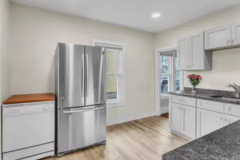 71 Gilbert Ave, Springfield, MA 01119 photo 16