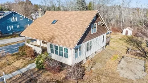 65 School St, Auburn, MA 01501