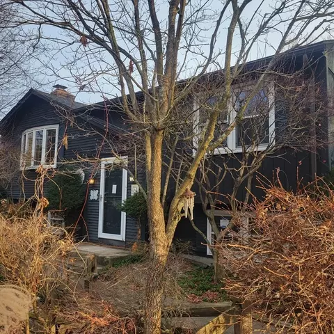 74 White Fox Rd, Agawam, MA 01030