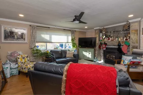 Living - 35 Florence Rd, Easthampton, MA 01027 photo 1 of 2