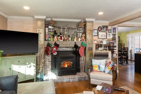 Living - 35 Florence Rd, Easthampton, MA 01027 photo 2 of 2