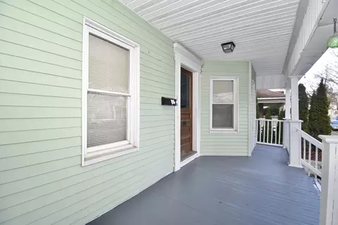 14 Lafayette St, Springfield, MA 01109 photo 2