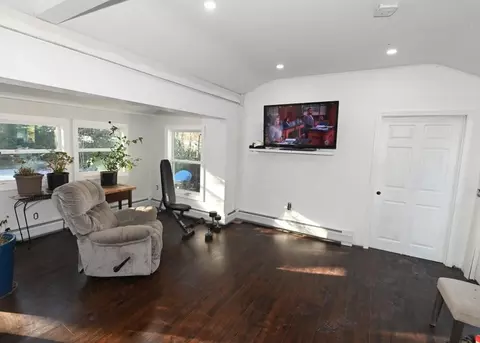 7 Siesta Dr, Wareham, MA 02576 photo 2