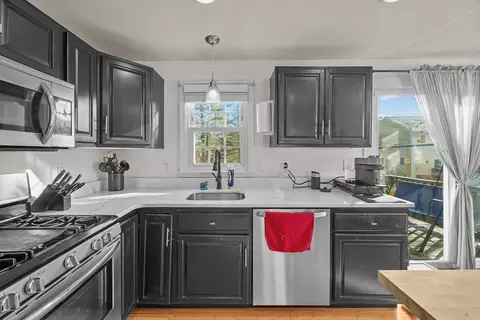 Kitchen - 81 Mayflower Ln, Wareham, MA 02538 photo 4 of 6
