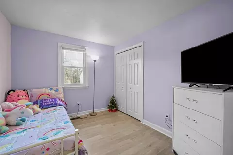 Bedroom - 81 Mayflower Ln, Wareham, MA 02538 photo 1 of 7