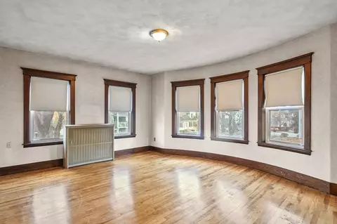 Living - 3 Clearview Ave, Worcester, MA 01605 photo 1 of 10