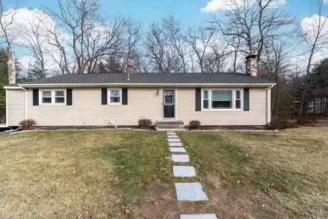 2 Woodruff Rd, Clinton, MA 01510