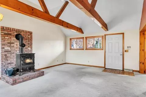 Living - 122 Spear Rd, Springfield, MA 01119 photo 4 of 7