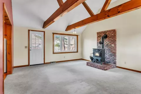 Living - 122 Spear Rd, Springfield, MA 01119 photo 3 of 7