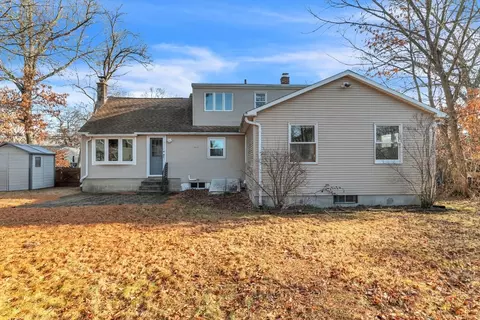 Exterior - 122 Spear Rd, Springfield, MA 01119 photo 5 of 5