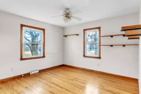 Bedroom - 122 Spear Rd, Springfield, MA 01119 photo 6 of 10