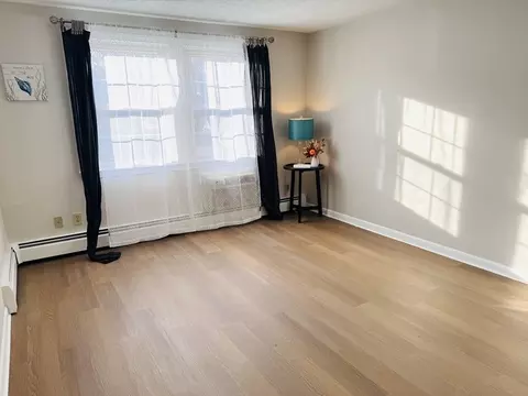 39 N Billerica Rd 6 #6, Lowell, MA 01852