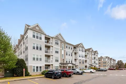 107 Clocktower Dr #208, Waltham, MA 02452