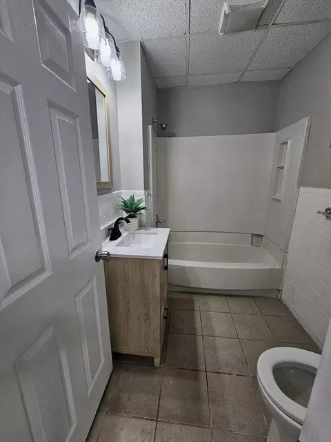 108 Marble St, Springfield, MA 01105 photo 11