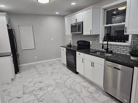 108 Marble St, Springfield, MA 01105 photo 9