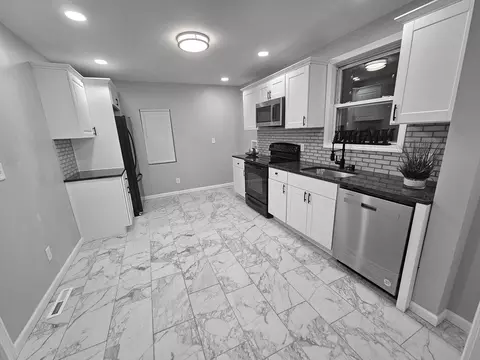 108 Marble St, Springfield, MA 01105 photo 8