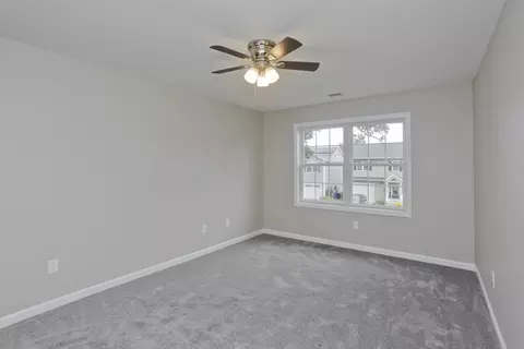 29 Senator, Springfield, MA 01129 photo 3
