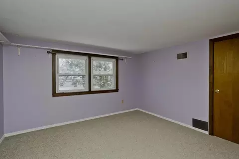 Bedroom - 29 Pilgrim Rd, Springfield, MA 01118 photo 4 of 6