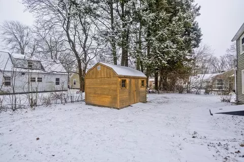 Exterior - 29 Pilgrim Rd, Springfield, MA 01118 photo 6 of 9