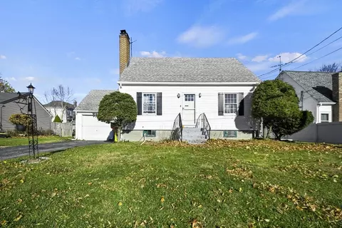 15 Michigan Rd, Worcester, MA 01606