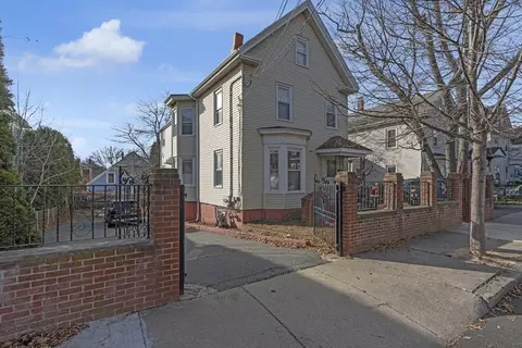 24 Berkeley St, Somerville, MA 02143