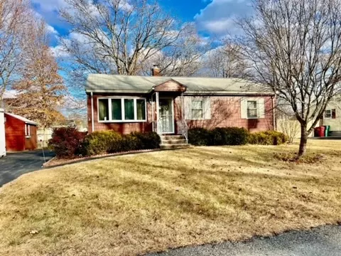 42 Glenmere St, Lowell, MA 01852