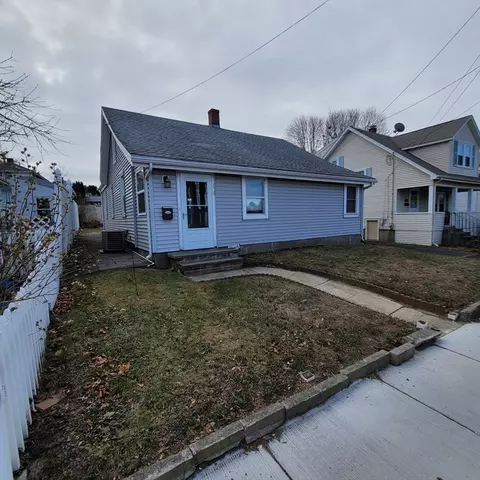 319 Sea St, Quincy, MA 02169