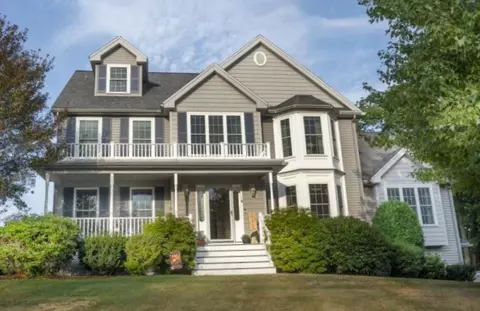 18 Riverfront Dr, Amesbury, MA 01913
