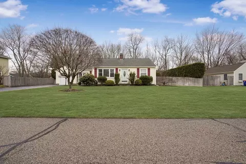 20 Bunker St, Seekonk, MA 02771