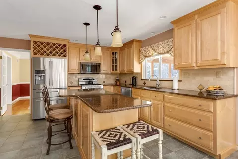 Kitchen - 4 Maple Brook Ln, Franklin, MA 02038 photo 2 of 5