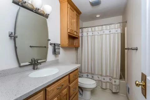 Bath - 4 Maple Brook Ln, Franklin, MA 02038 photo 2 of 4